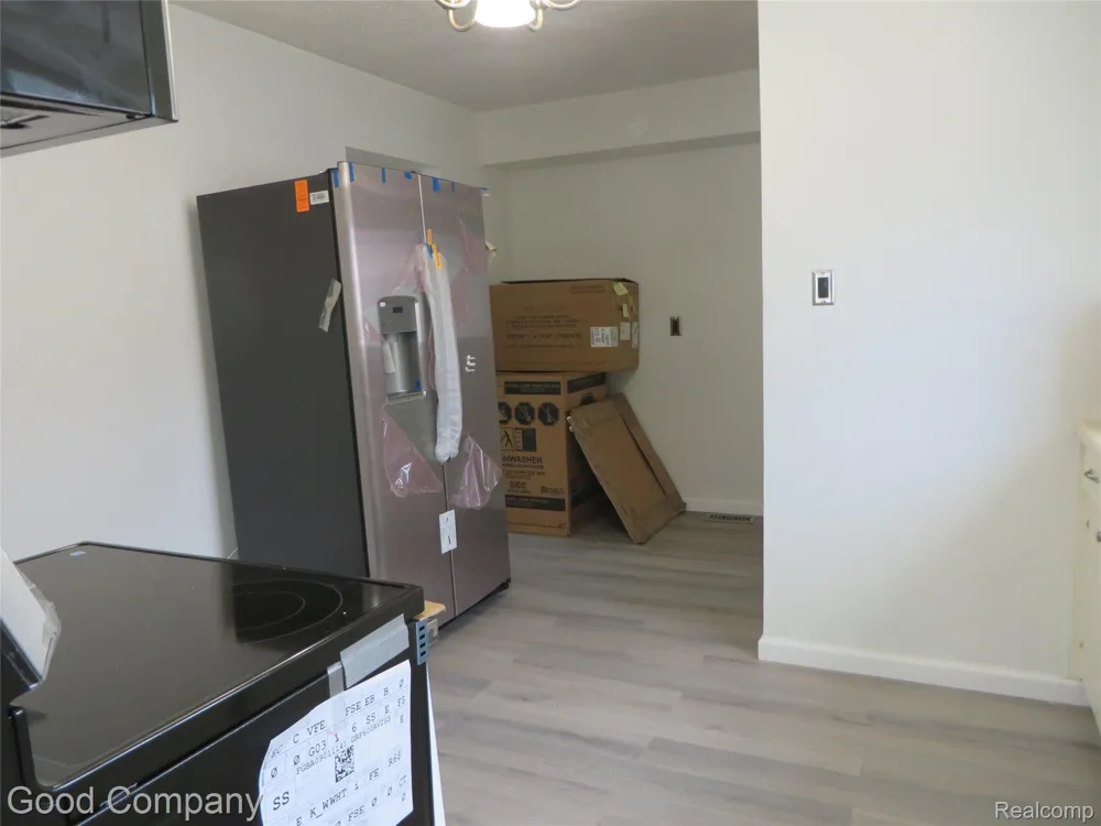 45 W Hudson Avenue Madison Heights City, MI 48071