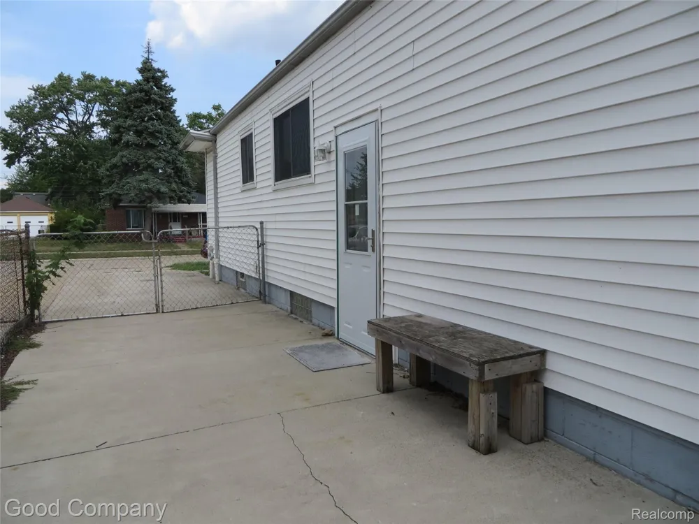 45 W Hudson Avenue Madison Heights City, MI 48071