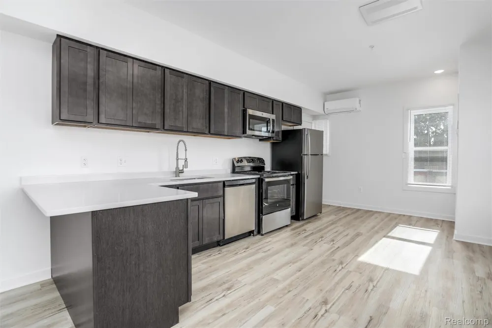 799 East Grand Boulevard #9 Detroit City, MI 48207