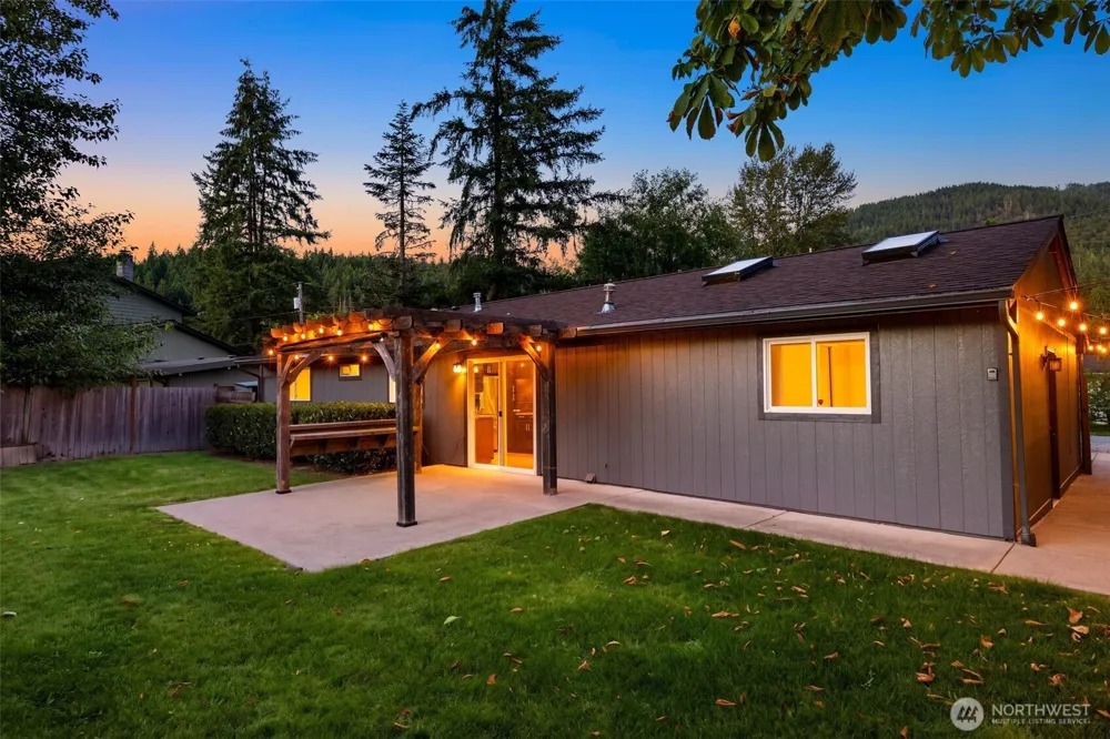 1109 Lewis Lane SE Issaquah, WA 98027