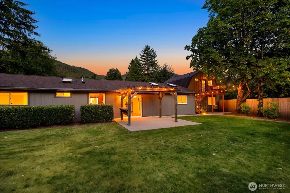 1109 Lewis Lane SE Issaquah, WA 98027