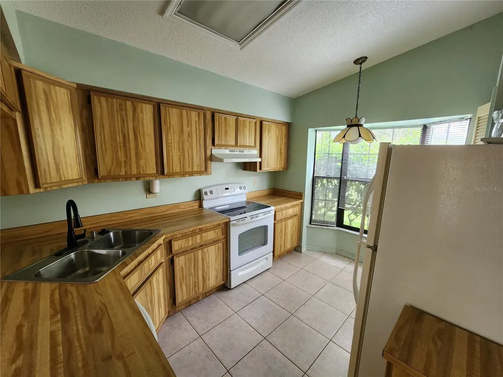 322 PARADISE LANE Edgewater, FL 32132