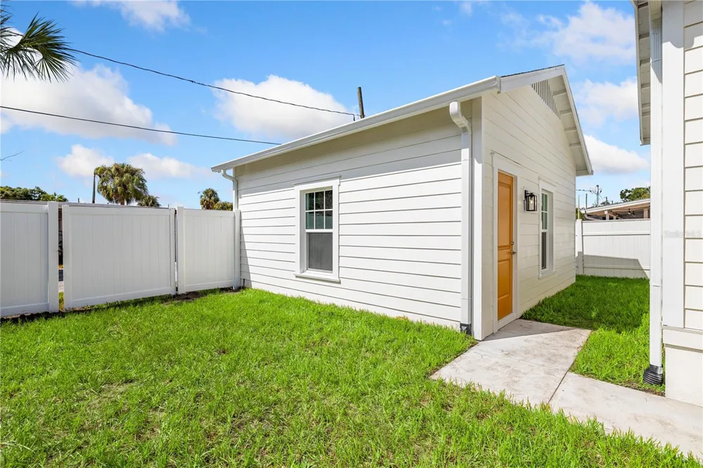 3336 8TH AVENUE St Petersburg, FL 33713