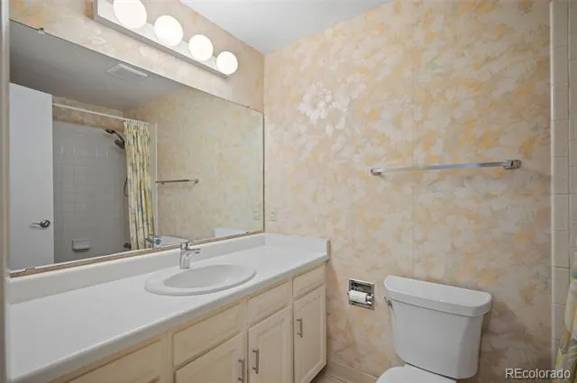 7053 S Oneida Circle Centennial, CO 80112