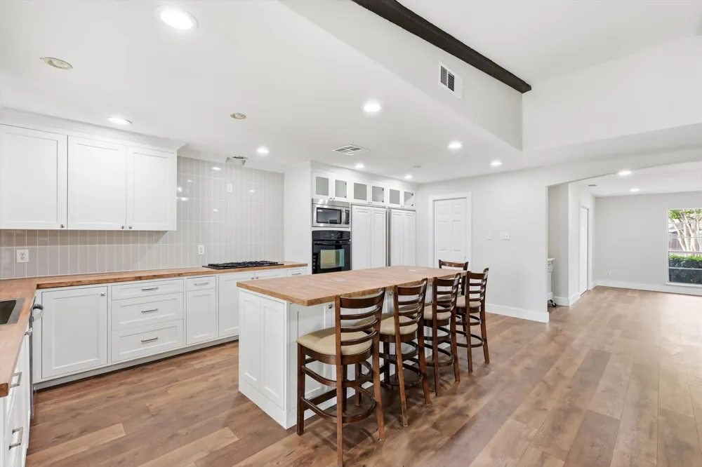 3304 Bellingham Court Dallas, TX 75228