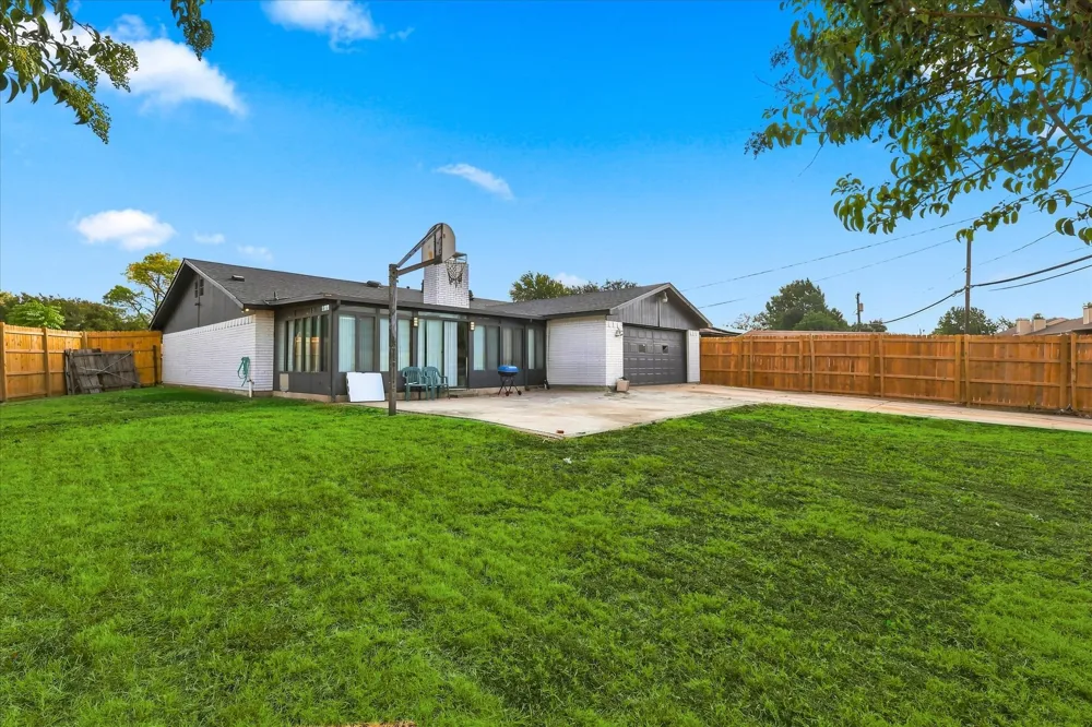 3304 Bellingham Court Dallas, TX 75228