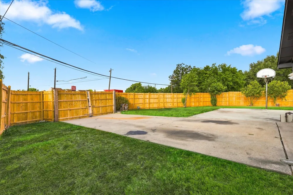 3304 Bellingham Court Dallas, TX 75228