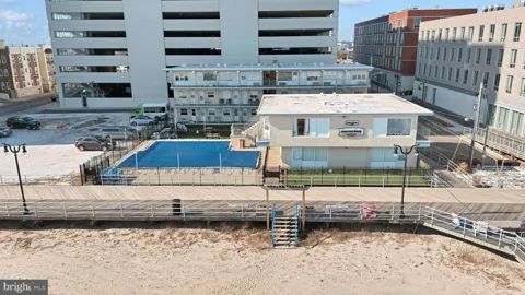 3801 BOARDWALK #B4