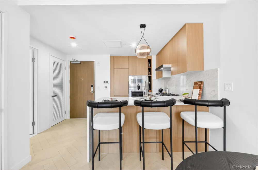 133-25 37TH AVENUE #6A Flushing, NY 11354