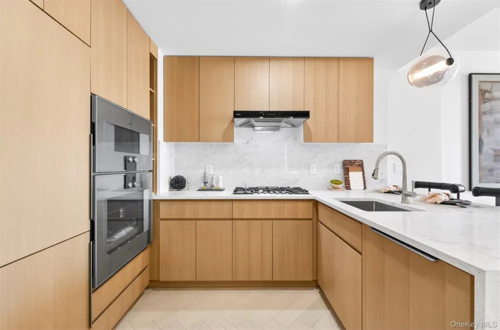 133-25 37TH AVENUE #6K Flushing, NY 11354