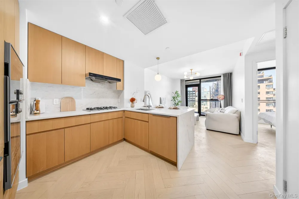 133-25 37TH AVENUE #6K Flushing, NY 11354