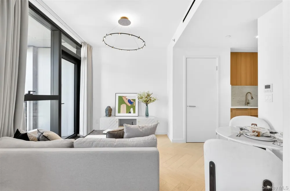 133-25 37TH AVENUE #6K Flushing, NY 11354