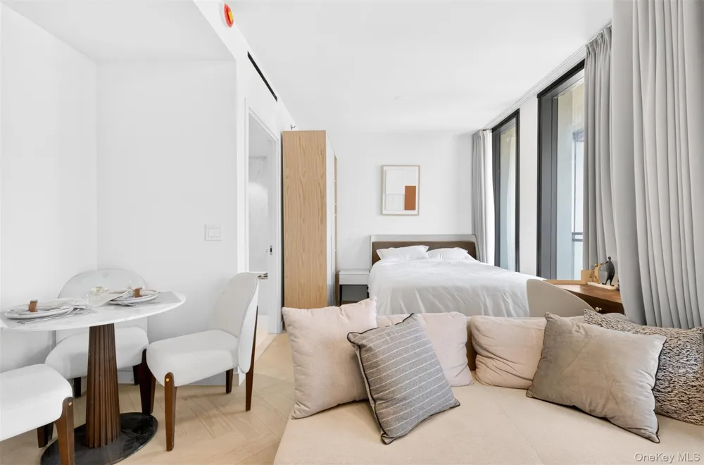 133-25 37TH AVENUE #6K Flushing, NY 11354