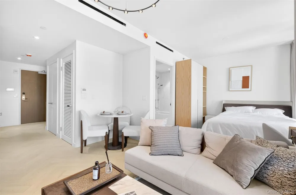 133-25 37TH AVENUE #6M Flushing, NY 11354