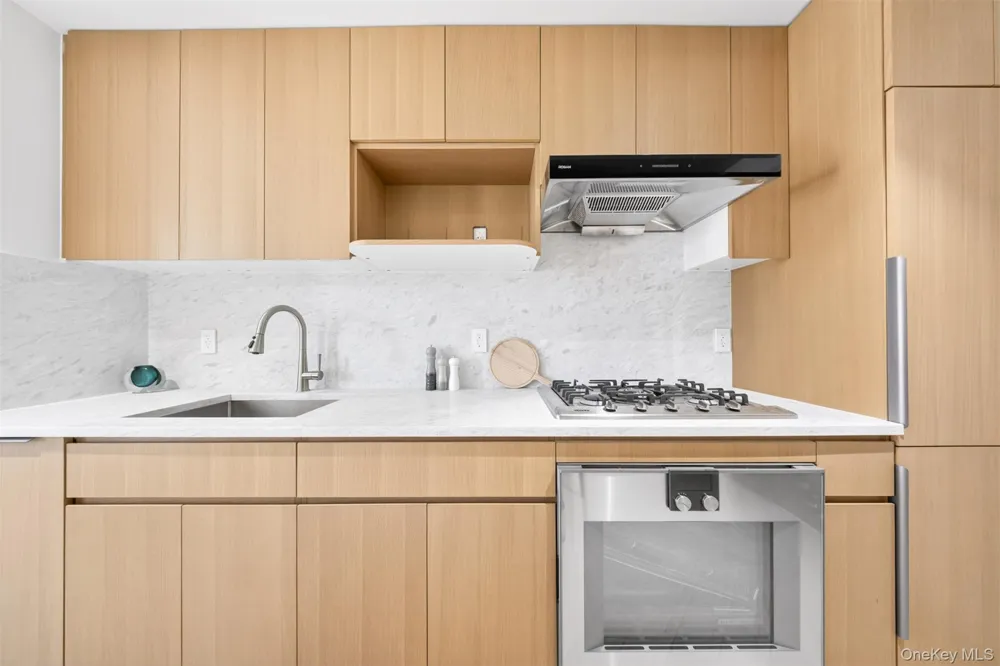 133-25 37TH AVENUE #6M Flushing, NY 11354