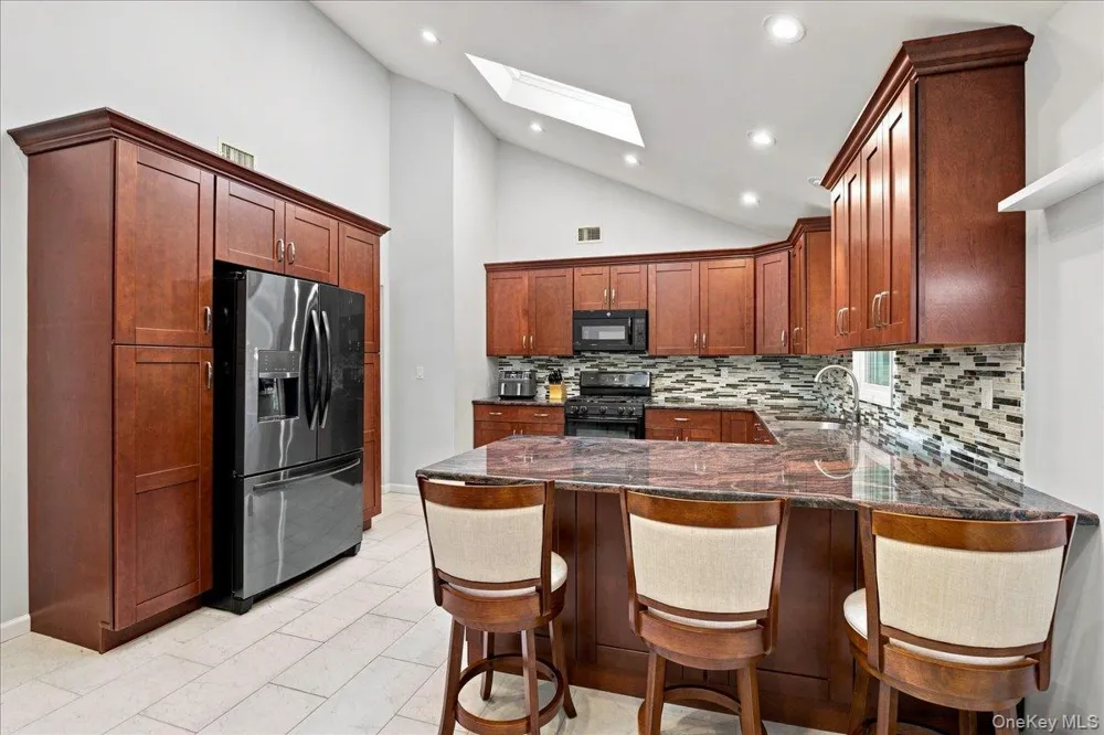 20 Lancaster Lane Monsey, NY 10952