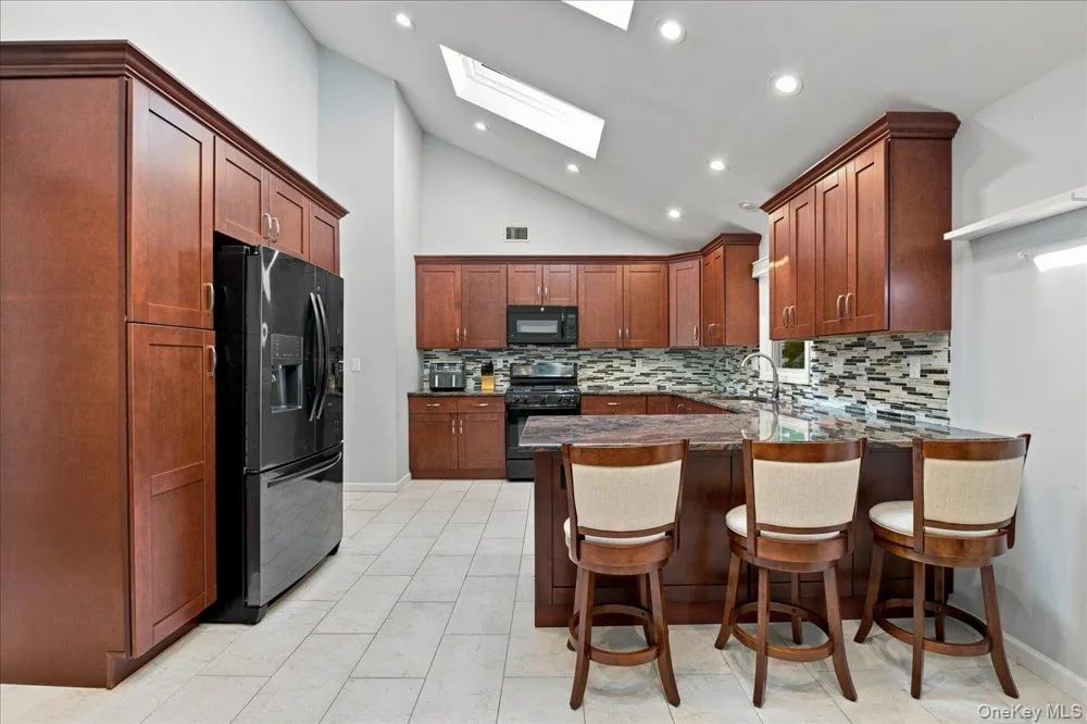 20 Lancaster Lane Monsey, NY 10952