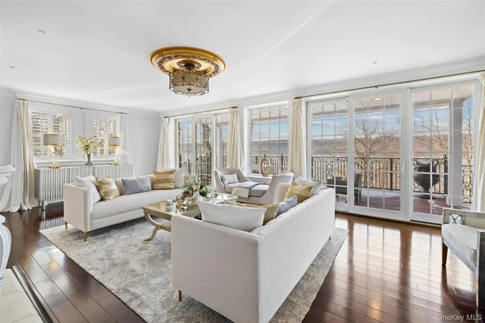 3061 Scenic Place Bronx, NY 10463