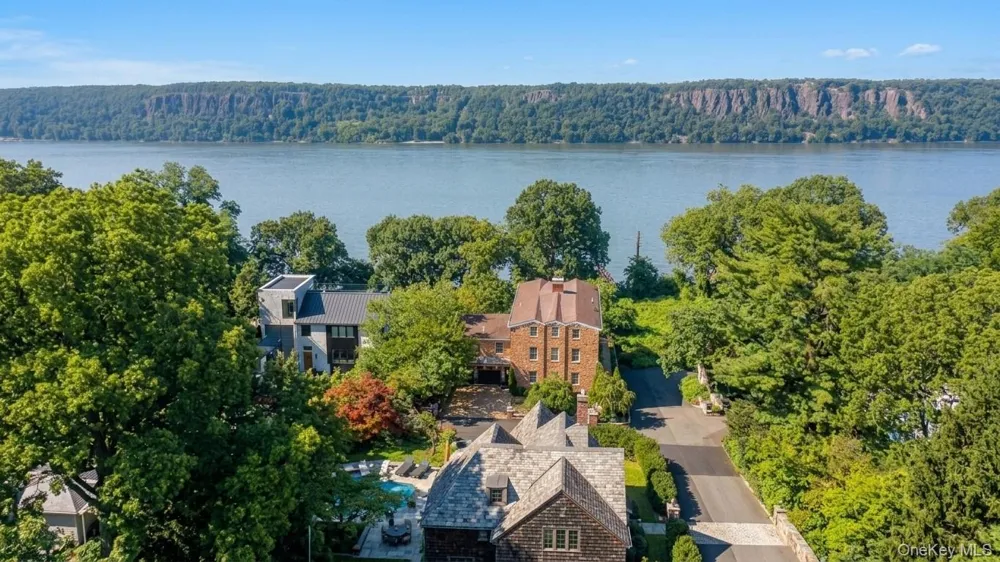3061 Scenic Place Bronx, NY 10463