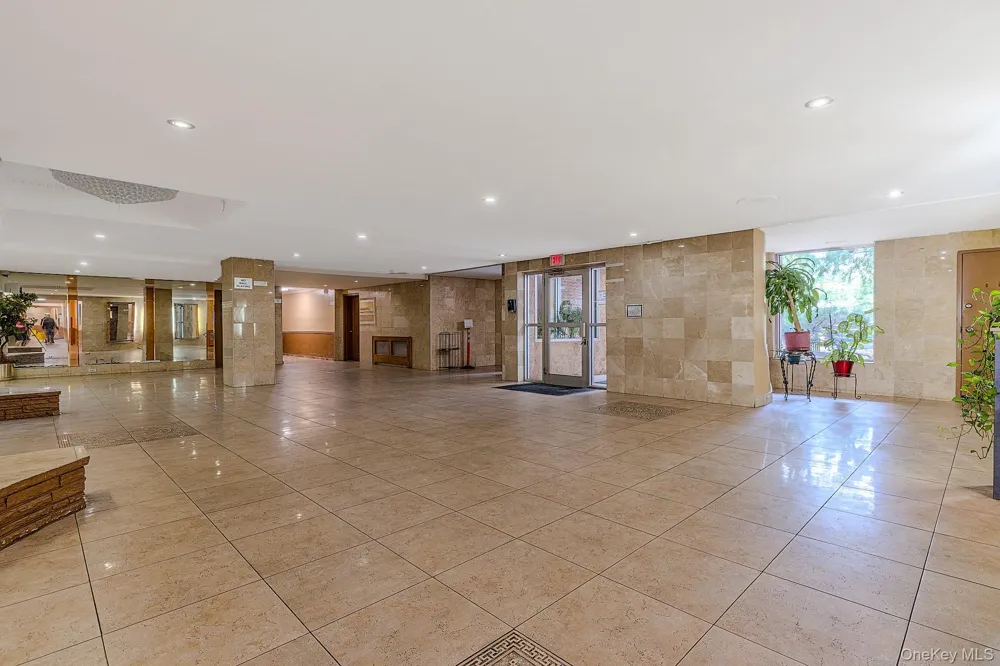 2727 Ocean Parkway #D18 Brooklyn, NY 11235