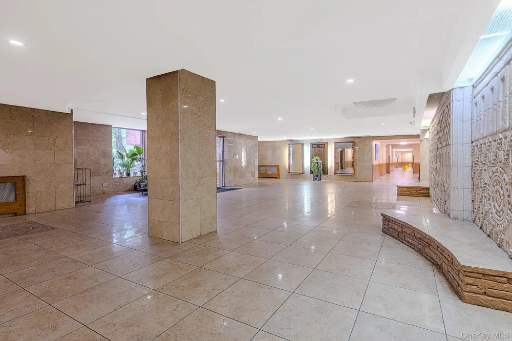 2727 Ocean Parkway #D18 Brooklyn, NY 11235