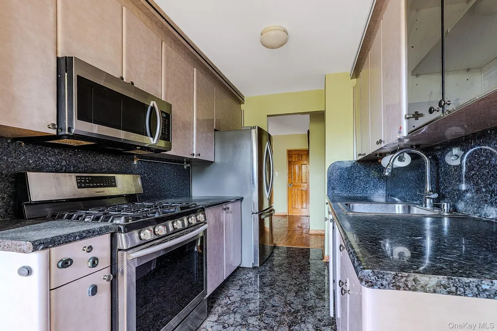 2727 Ocean Parkway #D18 Brooklyn, NY 11235