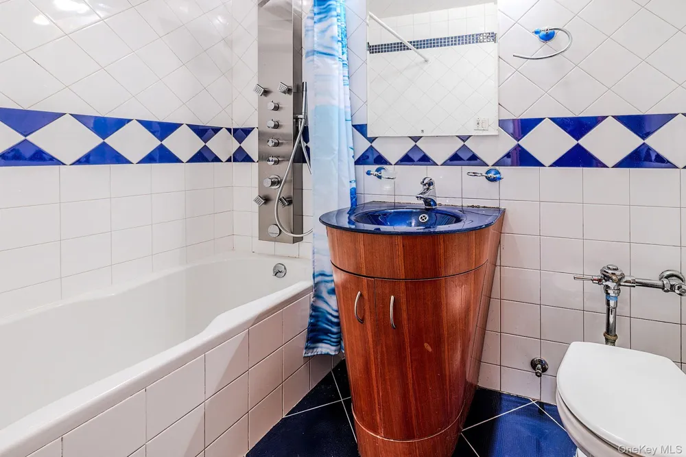 2727 Ocean Parkway #D18 Brooklyn, NY 11235