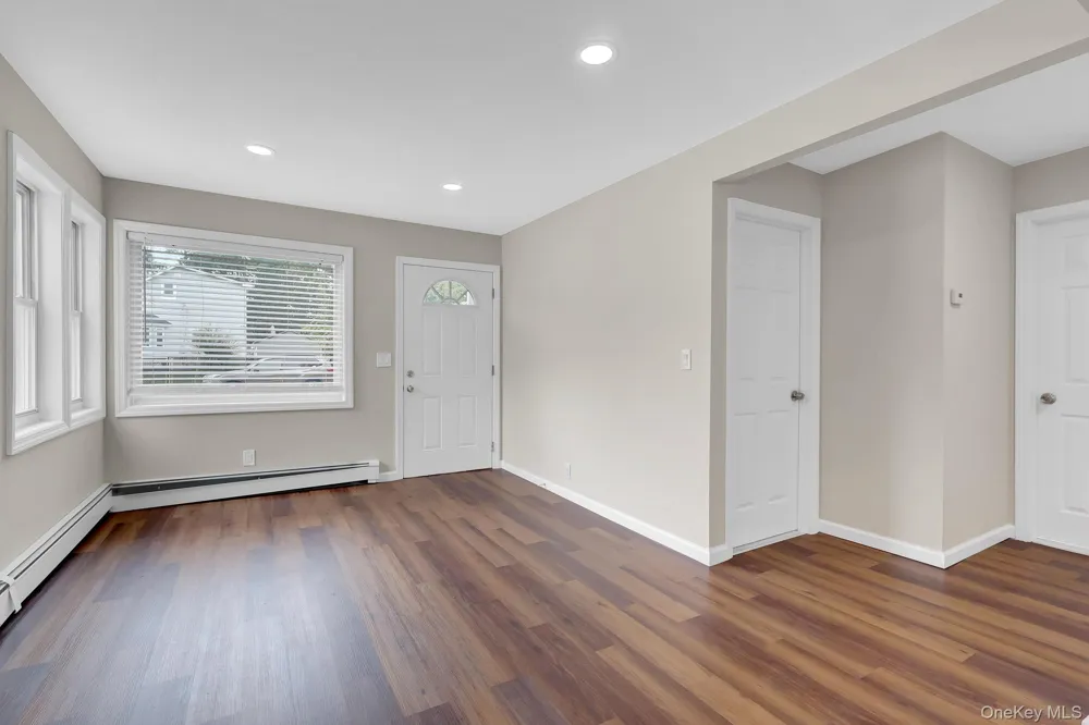386 Tallwood Drive Shirley, NY 11967