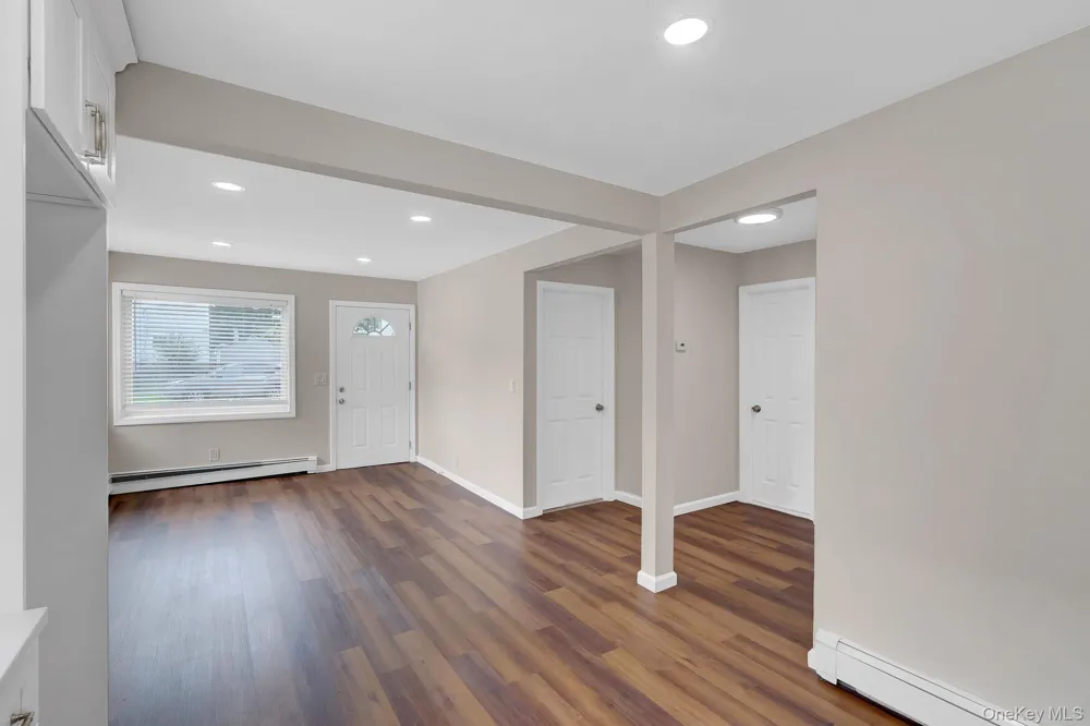 386 Tallwood Drive Shirley, NY 11967