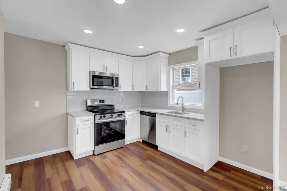 386 Tallwood Drive Shirley, NY 11967
