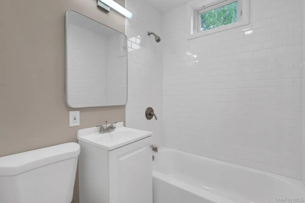 386 Tallwood Drive Shirley, NY 11967
