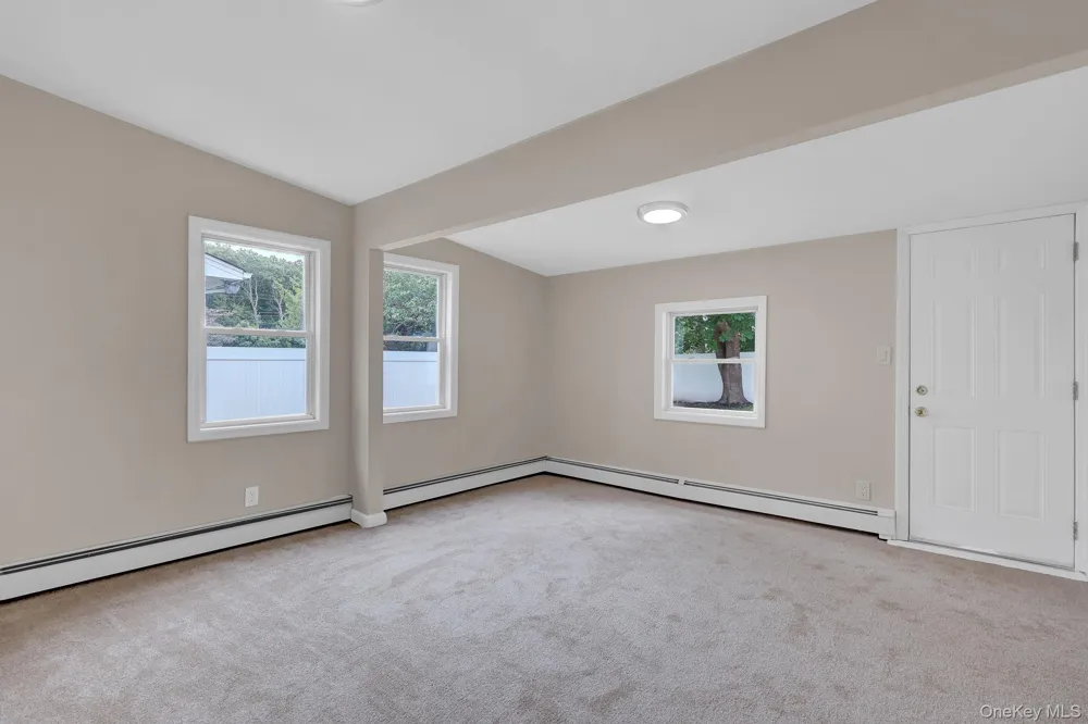 386 Tallwood Drive Shirley, NY 11967