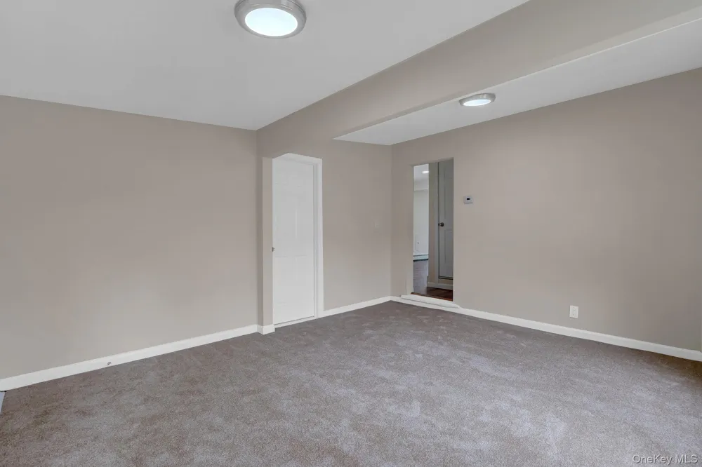 386 Tallwood Drive Shirley, NY 11967