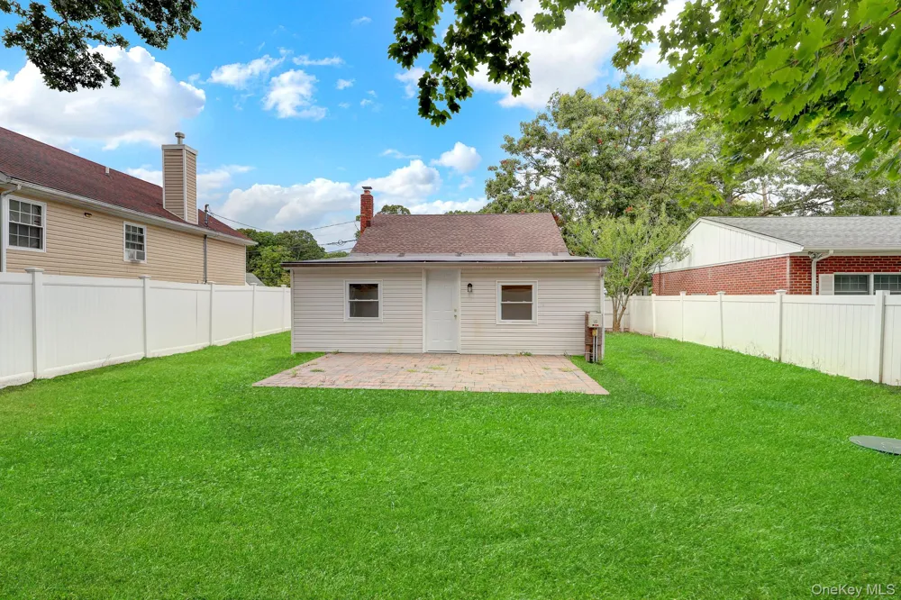 386 Tallwood Drive Shirley, NY 11967