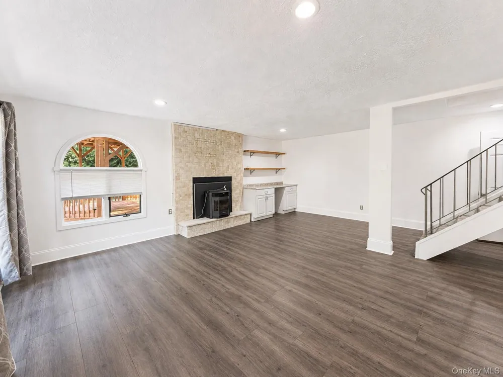 33 Buckingham Circle Rock Hill, NY 12775