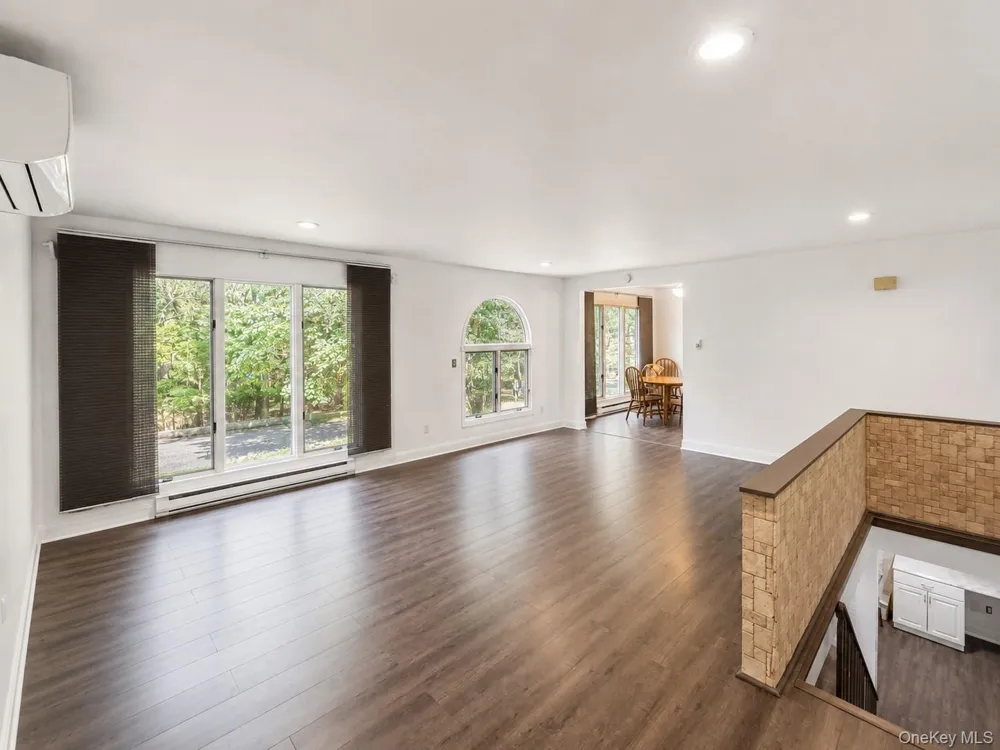 33 Buckingham Circle Rock Hill, NY 12775