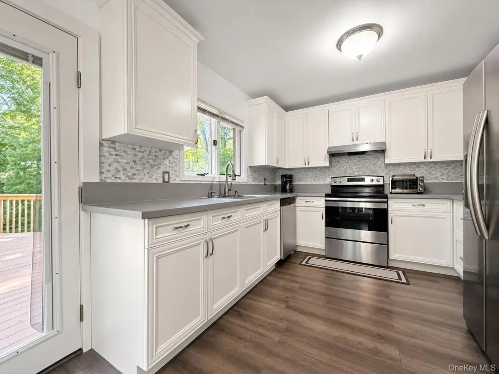 33 Buckingham Circle Rock Hill, NY 12775