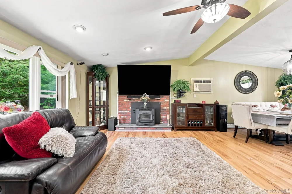 842 Ulster Heights Road Ellenville, NY 12428