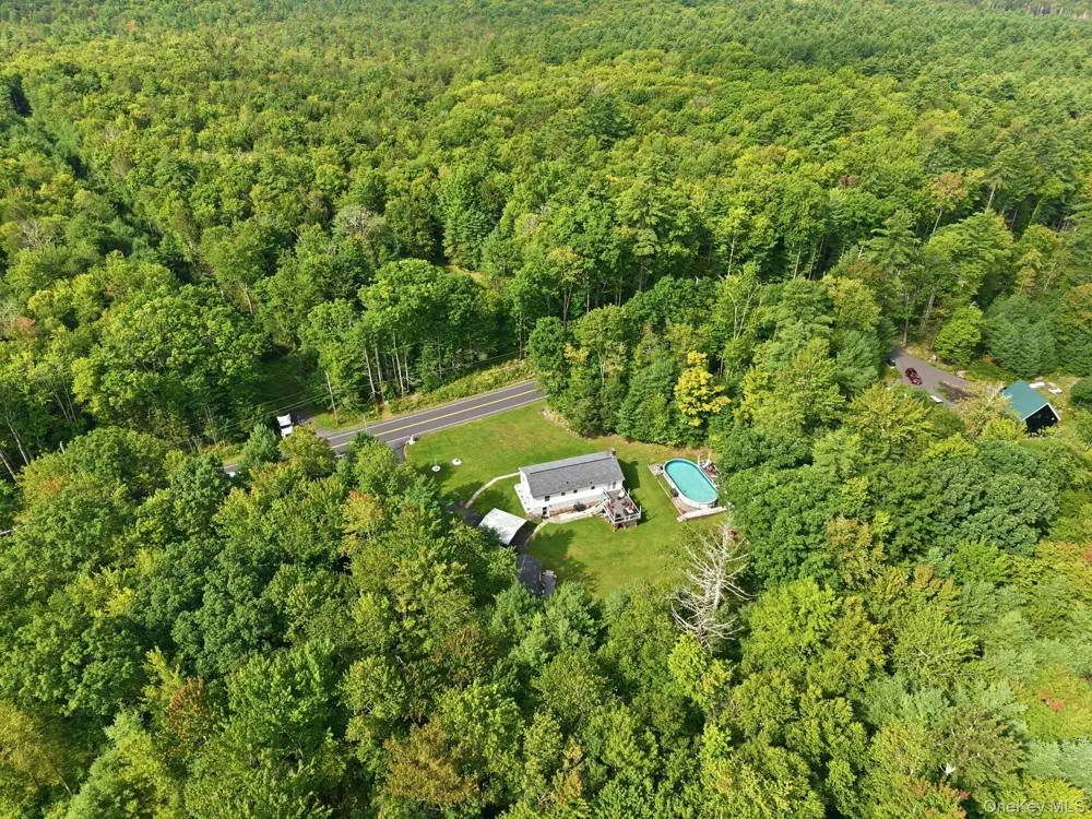 842 Ulster Heights Road Ellenville, NY 12428