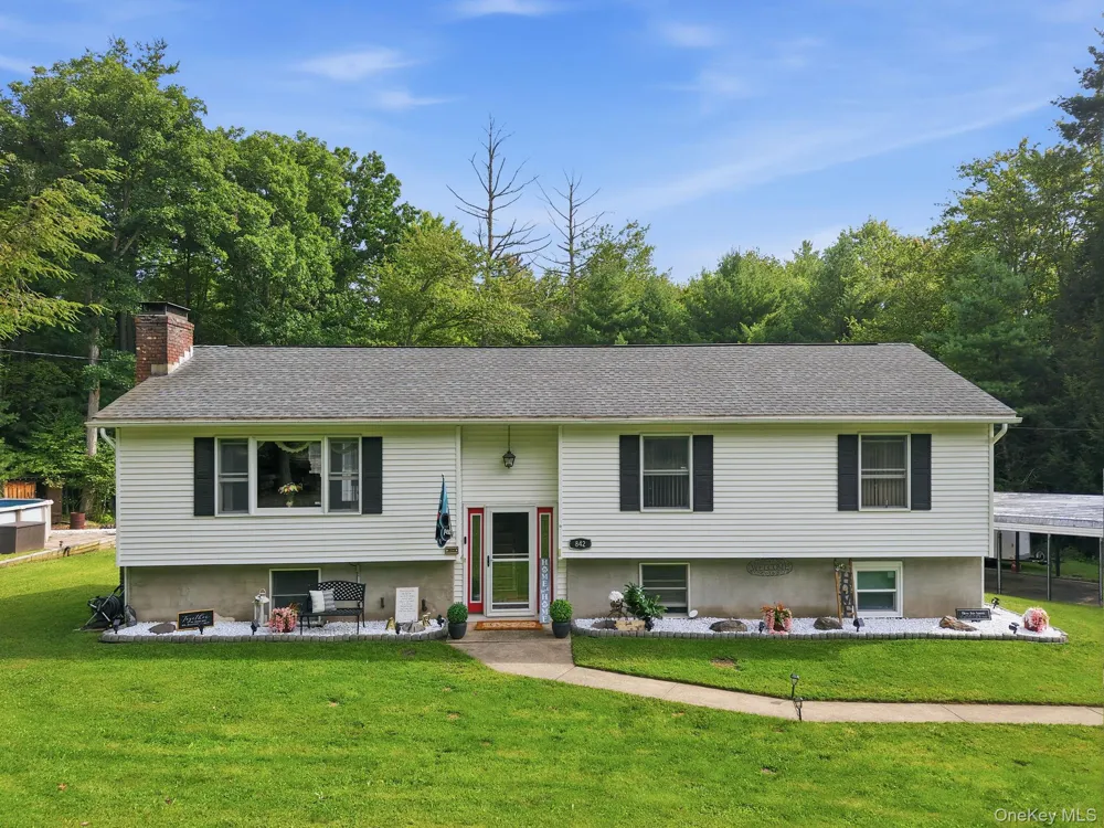 842 Ulster Heights Road Ellenville, NY 12428