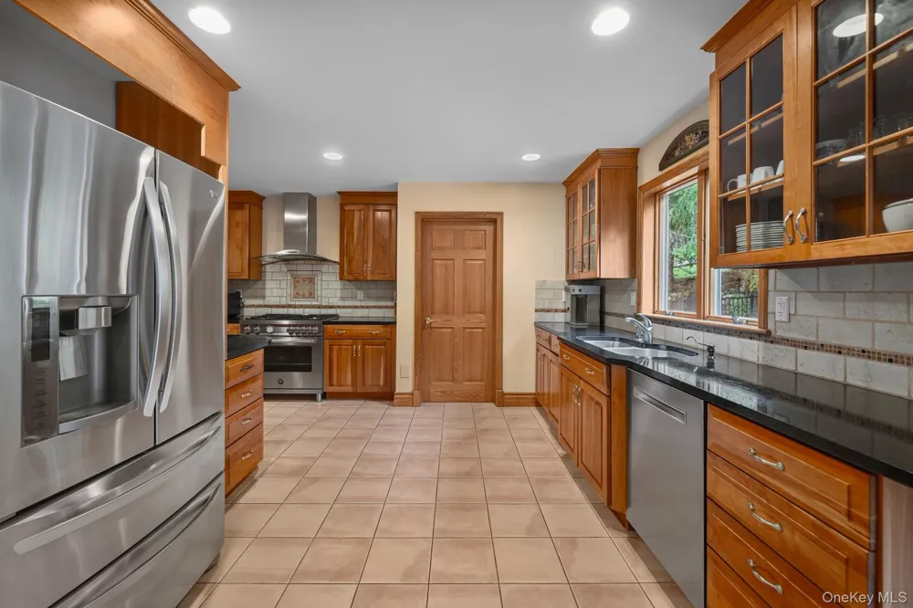 276 Daisy Lane Carmel, NY 10512
