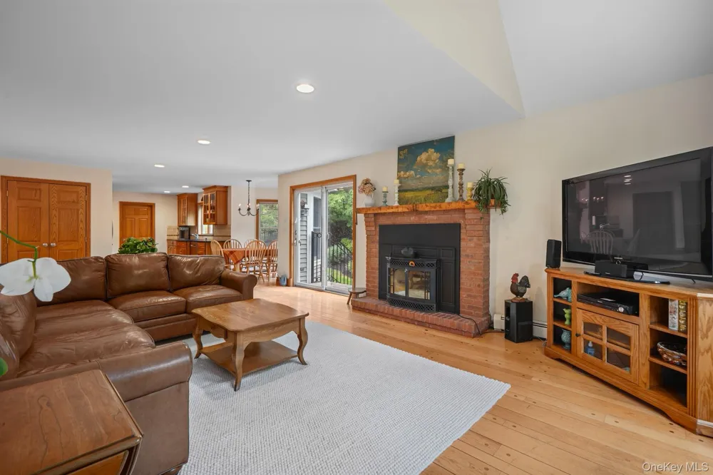276 Daisy Lane Carmel, NY 10512