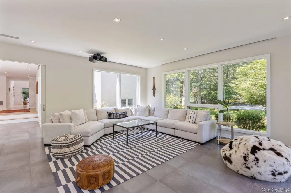 19 Woodland Way Quogue, NY 11959
