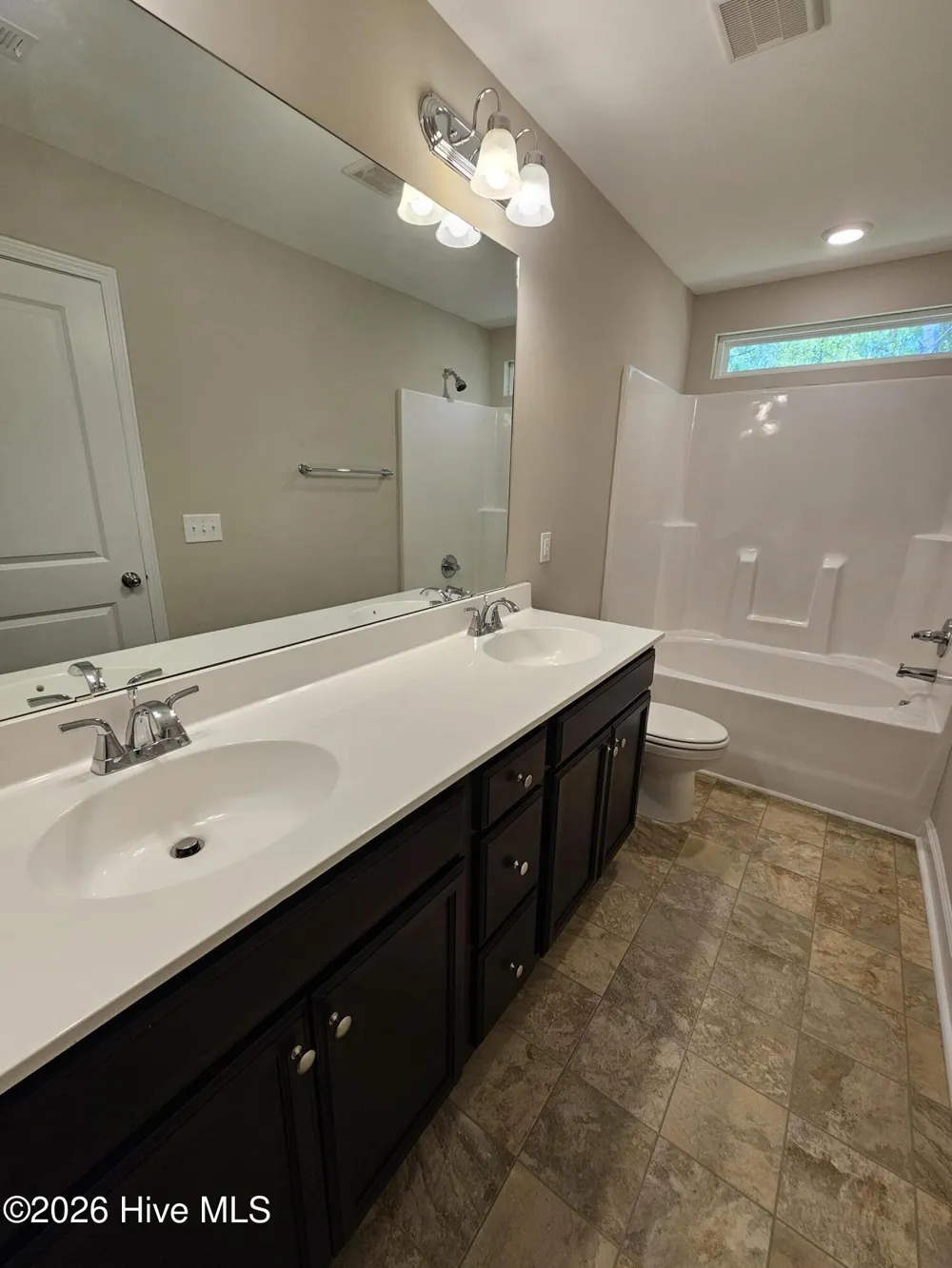12 Jaydn Drive W Jacksonville, NC 28546