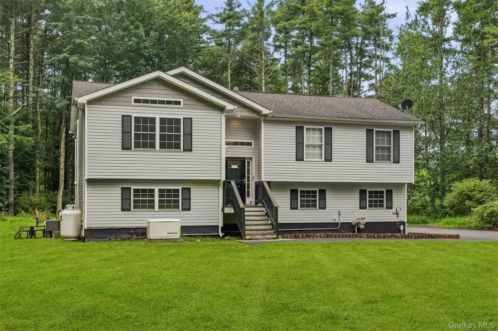 4 Ross Lane Sparrowbush, NY 12780