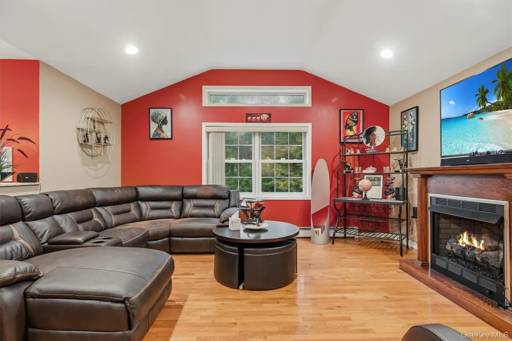 4 Ross Lane Sparrowbush, NY 12780