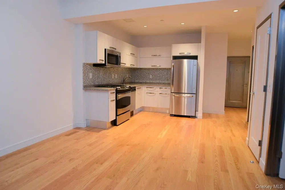 114 Greenpoint Avenue #4D Brooklyn, NY 11222