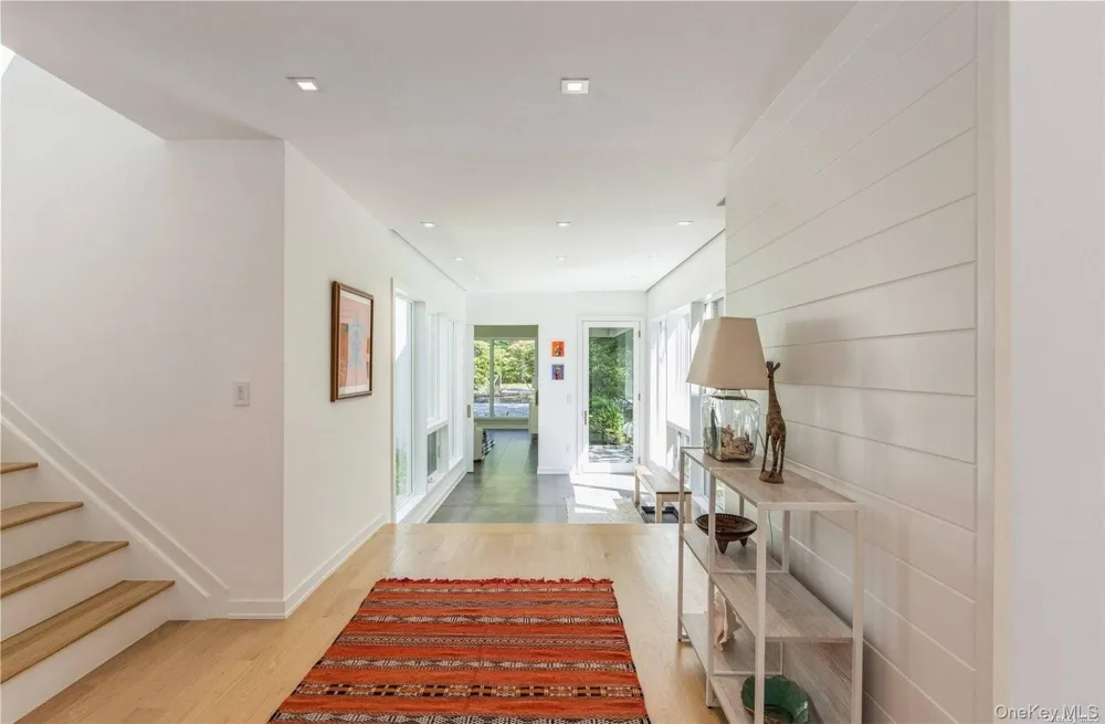 19 Woodland Way Quogue, NY 11959