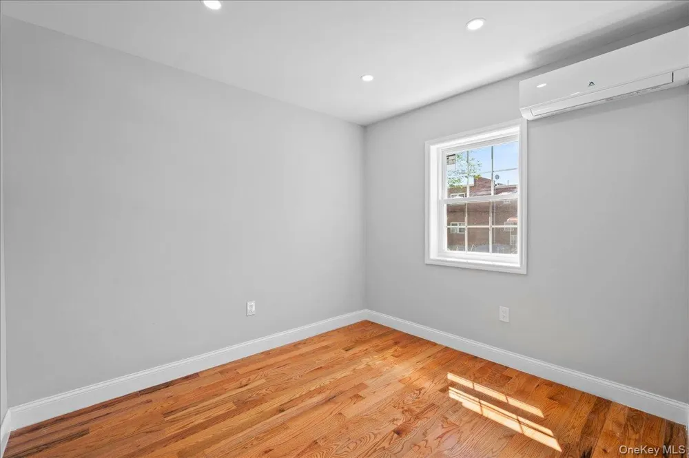 1302 E 223rd Street Bronx, NY 10466