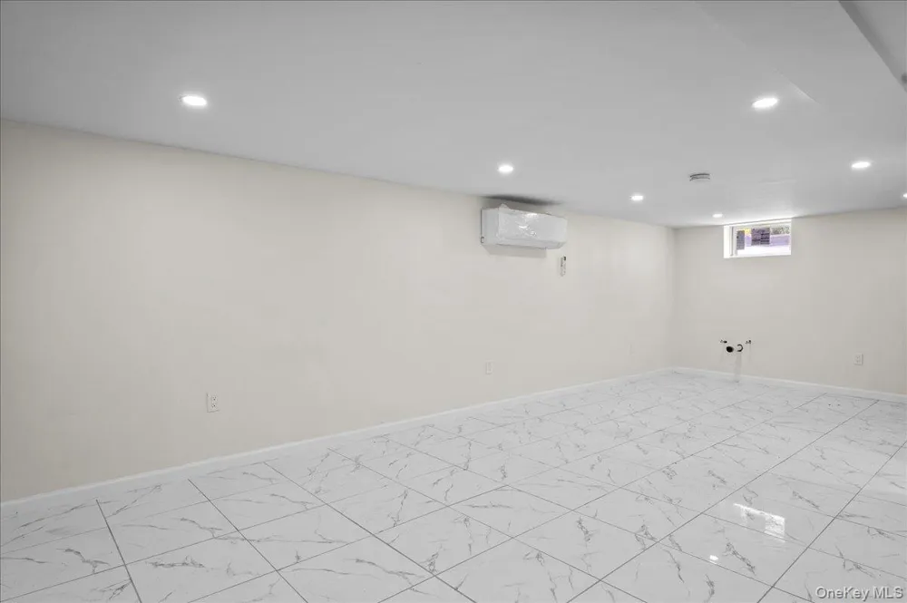 1302 E 223rd Street Bronx, NY 10466